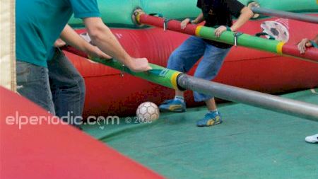 Campeonato Futbolín Humano para Peñas