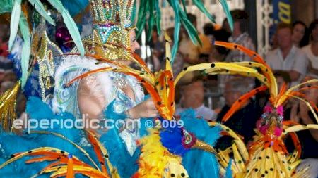 Fogueres 09 - Desfile Folklórico Internacional (2)