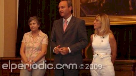 Visita de Aniukcas a organismos oficiales