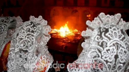 Alicante - Fogueres Sant Joan 2014 - Cremá Hoguera Ayuntamiento