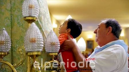 Burriana - Virgen de los Desamparados Peregrina - Pase por el Manto y Despedida