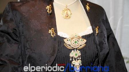 Burriana - Fallas 2015 - Cazadores - Expo Traje Reina Mayor