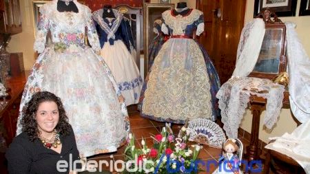 Burriana - Fallas 2015 - Barri d'Onda- Expo Traje Reina Mayor