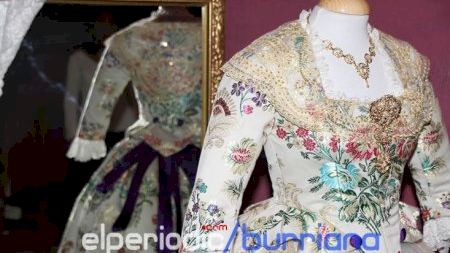 Burriana - Fallas 2015 - Sant Blai - Expo Traje Reina Mayor