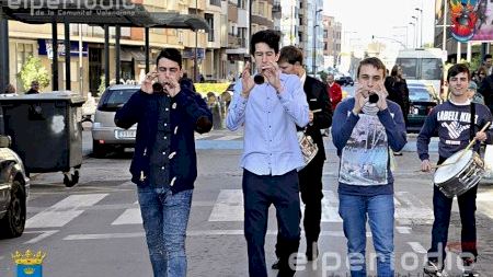 Burriana - Fallas 2015 - Barri d'Onda - Encuentro con la Falla l'Embut de Benicarló