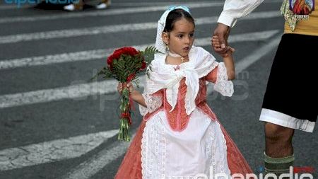 Alicante - Fogueres 2016 - Ofrenda Flores a la Virgen - 1