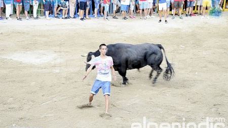 Burriana - Misericordia 2016 - Toros El bou es lo de menos y Burrianeres