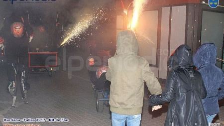 Burriana - Fallas 2017 - Nit del Foc - Correfoc