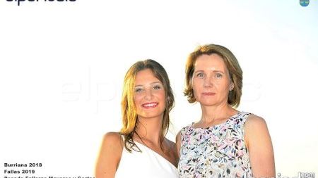 Burriana - Fallas 2019 - Posado Reinas Falleras y Cortes