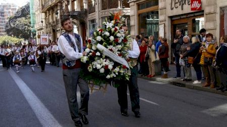 Valencia - Fallas 2019 - Ofrenda Lunes - 01 (15:15 - 16:45)