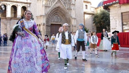 Valencia - Fallas 2019 - Ofrenda Lunes - 02 (16:45 - 17:45)