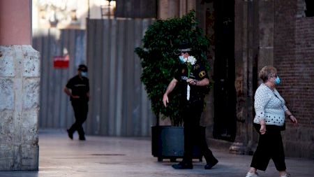 València - El coronavirus altera la festa de la Mare de Déu dels Desamparats