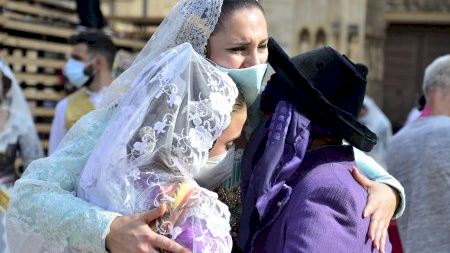 Fallas València 2021: Ofrena a la Mare de Déu - Dissabte vesprada - 02 (17:45h-18:15h)