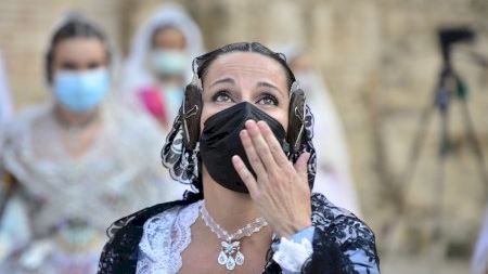 Fallas València 2021: Ofrena a la Mare de Déu - Dissabte vesprada - 04 (18:40h-19:10h)