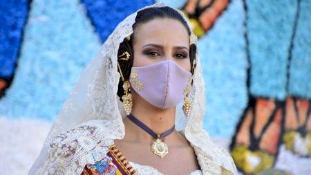 Fallas Burriana 2021: Ofrena - Tapís - 04