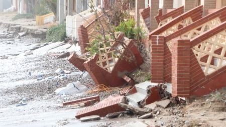 Temporal marítim a la platja de Nules