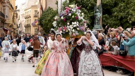 València Falles 2022: Ofrena Divendres. Carrer Quart - 02 (16:50h-17:30h)