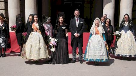 Ofrena de flors a Sant Vicent a València 2022 - 01