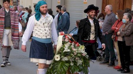 Ofrena de flors a Sant Vicent a València 2022 - 03