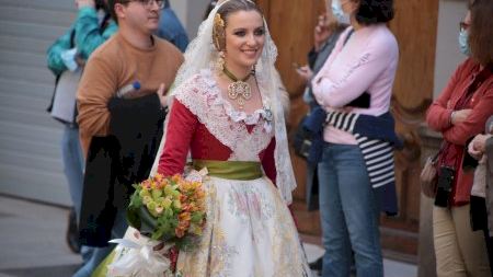 Ofrena de flors a Sant Vicent a València 2022 - 04