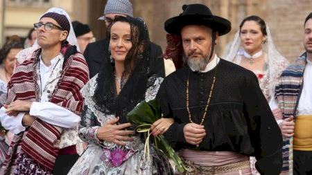 Falles València 2023: Ofrenda Dissabte 18. Carrer La Pau - 04 (17:30h - 18:00h)