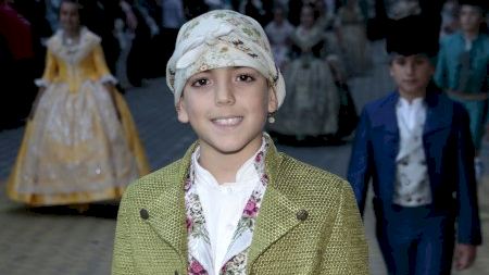 Falles Borriana 2024: Exaltació Reina Fallera Infantil. Desfilada