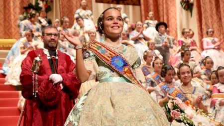 Falles Borriana 2024: Exaltació Reina Fallera Infantil. Esquerra - 02