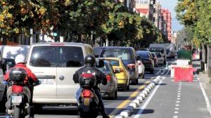 Ciutadans denúncia que Grezzi ha col·lapsat l'Avinguda de Burjassot - (foto 2)