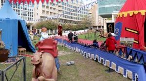 Los enviados de los Reyes Magos instalan su campamento en la Plaza de la Navidad