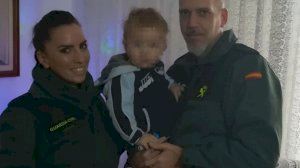 La Guardia Civil auxilia a un bebe que se encontraba inconsciente en Mareny de San Llorenç