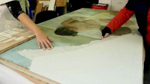 El laboratorio de restauración de la Diputación de Alicante trabaja en la conservación de más de 60 obras de arte al año