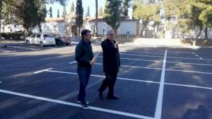 El Alcalde y el concejal de Cementerios visitan el aparcamiento del Camposanto