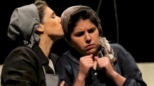 La Falla Barri La Vila representa “El tio estraperlo” en el concurso de teatro en valenciano - (foto 5)