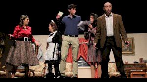 La Falla Barri La Vila representa “El tio estraperlo” en el concurso de teatro en valenciano - (foto 2)