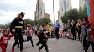 300 alumnos del Puig Campana participan en la primea Carrera Solidaria a favor de Save the Children