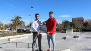 Acrobacias en el skatepark de Pont de Ferro