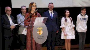 La vicepresidenta participa en la presentació del llibret de la Falla Plaça la Malva d'Alzira - (foto 4)