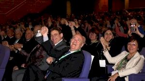 Ximo Puig apuesta por coordinar sinergias entre la sociedad civil y la Generalitat para afianzar los avances contra el cáncer