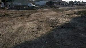 El Ayuntamiento retira 18 toneladas de escombros en el barrio de la Mina en las inmediaciones del Cementerio - (foto 2)