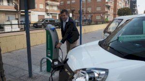 Medio Ambiente instala cinco puntos de recarga para vehículos eléctricos en Orihuela