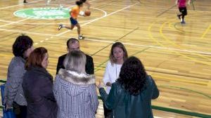 Begoña Carrasco pone como ejemplo de trabajo en el deporte femenino al Club Nou Basquet Femení Castelló