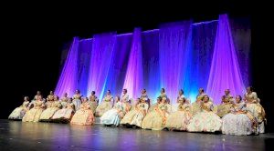 Las Falleras Mayores de Burjassot brillan en la tarde de su Exaltación