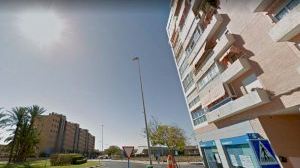 Fallece un niño de 8 años tras precipitarse desde una quinta altura de un piso en Alicante