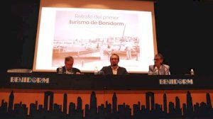 Vicente Sanjuán presenta ‘Retrato del primer turismo de Benidorm’