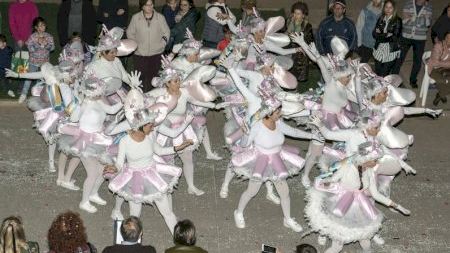 Almussafes reunix a quasi 700 persones en la Cavalcada Fallera