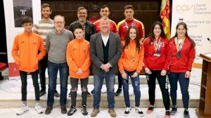 L'Ajuntament de Sagunt homenatja jòvens lluitadors del municipi amb medalles