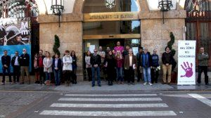 Sagunto guarda un minuto de silencio por los presuntos asesinatos machistas ocurridos en Valga, Estepona y Ciudad Lineal