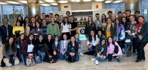 Estudiantes de la UMH visitan en Valencia los centros de documentación de la Filmoteca y Àpunt