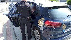 La Policía Nacional detiene a una pareja por agredirse mutuamente