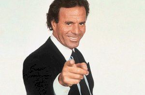 El juez fija el próximo 30 de mayo el juicio por la demanda de paternidad contra Julio Iglesias El juez fija el próximo 30 de mayo el juicio por la demanda de paternidad contra Julio Iglesias